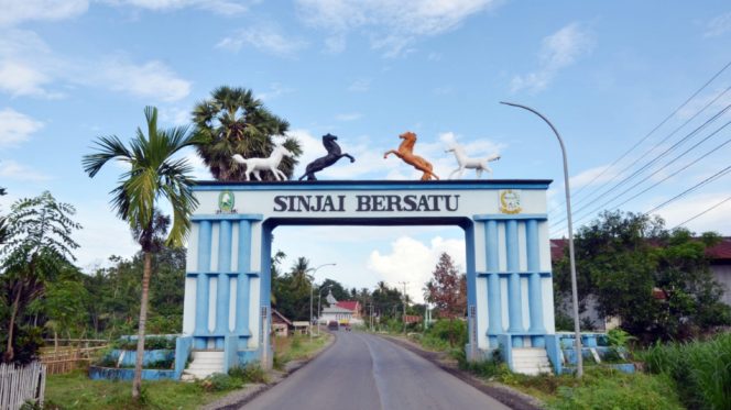 					Gerbang Pintu Kota Kabupaten Sinjai. (Foto: Ist)