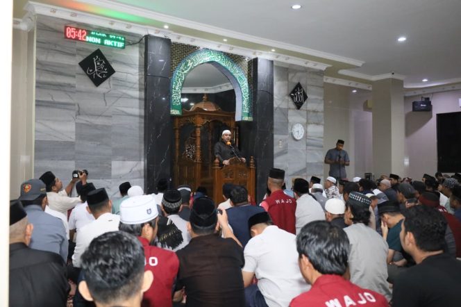 					Wali kota Makassar Munafri Arifuddin safari Ramadan di Kecamatan Wajo (dok)