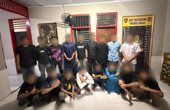 					Terduga Pelaku Pengeroyokan yang Diamankan oleh Tim Resmob Polres Sinjai. (Foto: Ist)