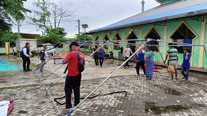 					Gubernur Sulsel Kerahkan Tim Tagana Bantu Korban Banjir Blok 10 Perumnas Antang