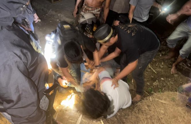 					Proses Penangkapan Terduga Pelaku oleh Tim Resmob Polres Sinjai. (Foto: Ist)