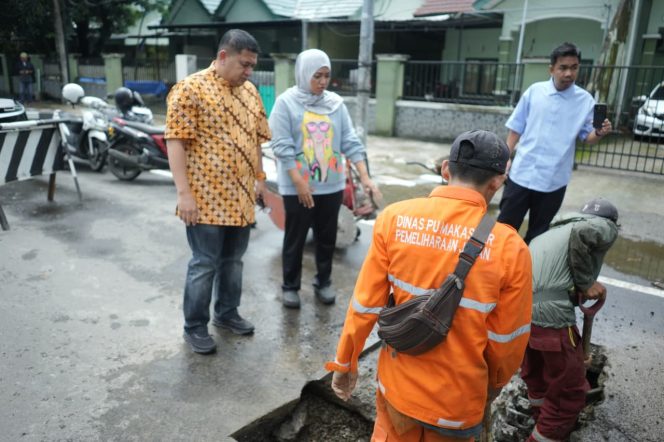 					Wali kota Makassar Munafri turun langsung tinjau perbaikan jalan respon cepat laporan masyarakat (dok)