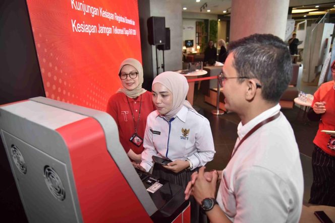 					Uji Coba Telkomsel Registrasi Biometrik Wajah untuk Nomor Seluler Baru_1A-1C (dok)