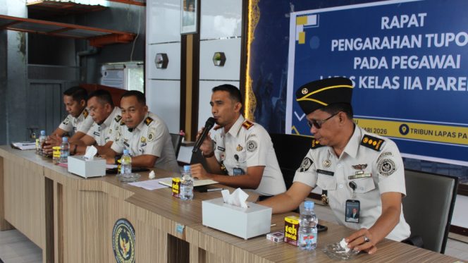 					Rapat pengarahan tugas pokok dan fungsi pegawai Lapas Parepare. (Foto: Ist)