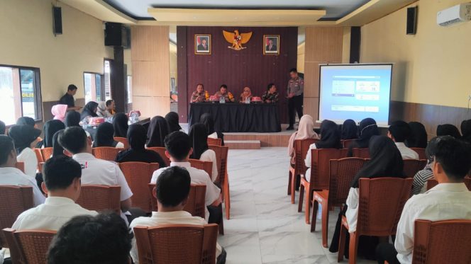 					Pelatihan penjamah makanan bagi relawan Satuan Pelayanan Pemenuhan Gizi Polres Sinjai. (Foto: Ist)