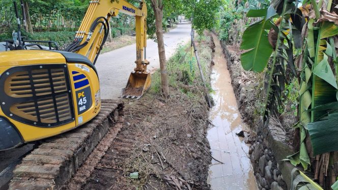 					Atasi Banjir, Pemkot Normalisasi Drainase Blok 10 Perumnas Antang 
