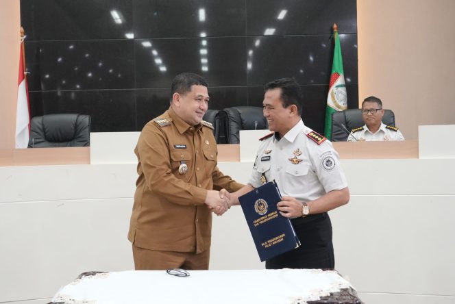 					Penandatanganan Memorandum of Understanding (MoU) Pemkot Makassar dan Balai Pemasyarakatan (Bapas) Kelas I Makassar terkait penerapan Pidana Kerja Sosial (dok)