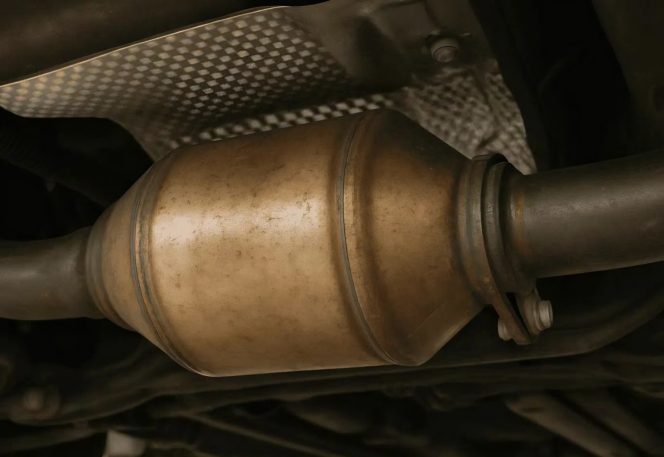 					Ilustrasi Pencurian Katalis Mobil di Sinjai. [Foto: Int]