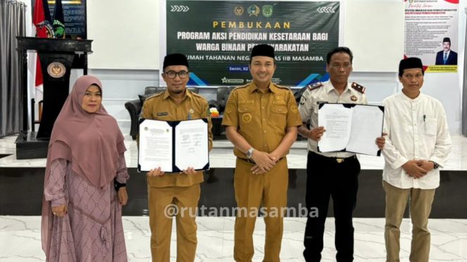 					Penandatanganan Nota Kesepahaman (MoU) di Rutan Masamba. [Foto: Ist/ Humas]