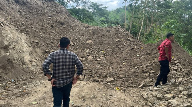 					Tim Tipiter Satreskrim Polres Sinjai Turun ke Lokasi Tambang Ilegal. [Foto: Ist]