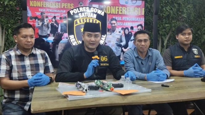					Konferensi Pers Polres Gowa Terkait Kasus Penembakan Remaja 15 Tahun Menggunakan Senjata Mainan. [Foto: Ist]