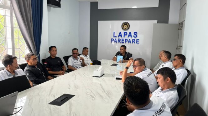 					rapat persiapan pelaksanaan kegiatan Hari Raya Idulfitri 1447 Hijriah di ruang rapat Lapas Parepare. [Foto: Ist]