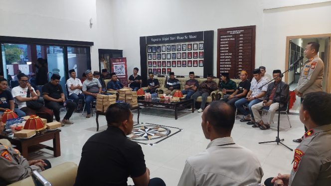 					Buka Puasa Kapolres Sinjai Bersama Puluhan Wartawan. [Foto: Ist]