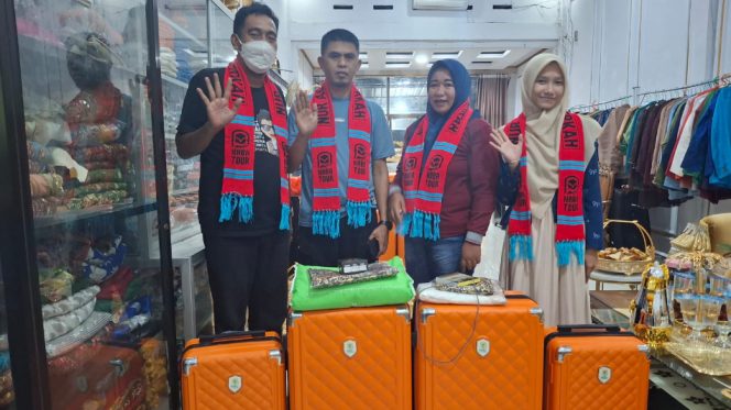 					Empat Alumni 2003 SMPN 1 Bikeru, Sinjai Selatan yang Mendapatkan Diskon Gratis DP Umroh dari NABA Tour. [Foto: Berita.News]