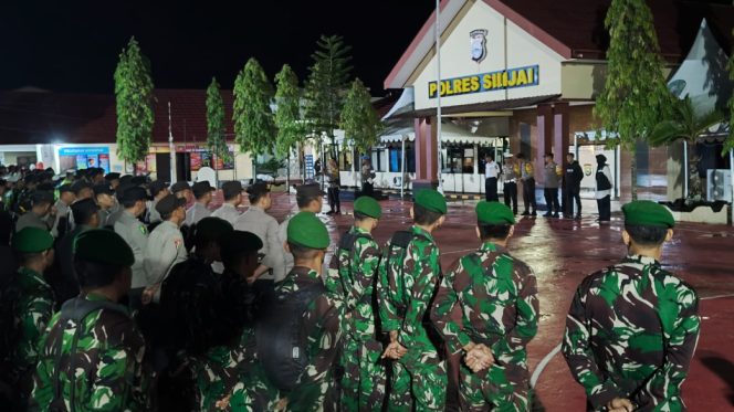 					Apel Persiapan Pengamanan Malam Takbiran di Mapolres Sinjai. [Foto: Ist]