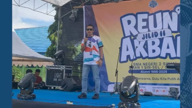 					Sambutan Ketua panitia pelaksana Reuni Akbar Jilid II SMAN 2 Sinjai (SMABIK), Arman Aryadi. [Foto: Ist]