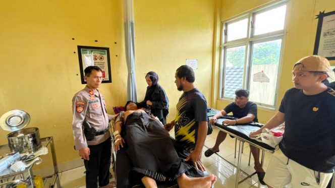 					Personel Polres Selayar, Briptu Muhlis Menjalani Perawatan Medis Usai Diserang Kapak oleh ODGJ. [Foto: Ist]