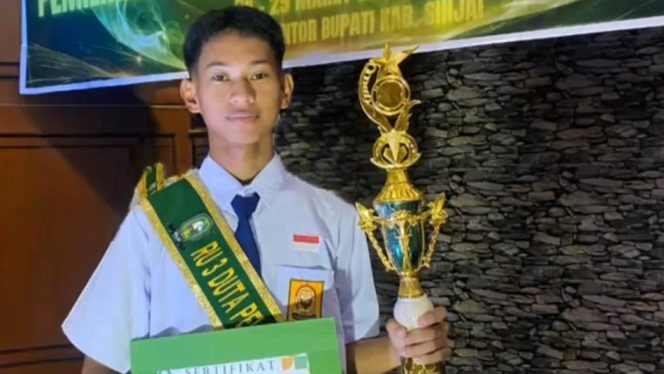 					Hairil, siswa kelas IX UPTD SMP Negeri 23 Sinjai. [Foto: Ist]