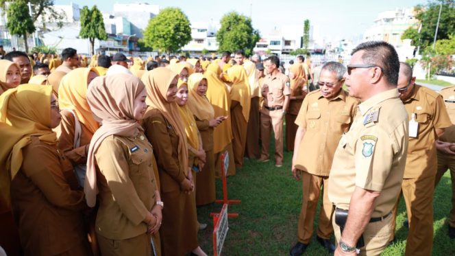 					Bupati Andi Utta Sapa ASN Pemkab Bulukumba Usai Pimpin Apel Pagi. [Foto: Ist]