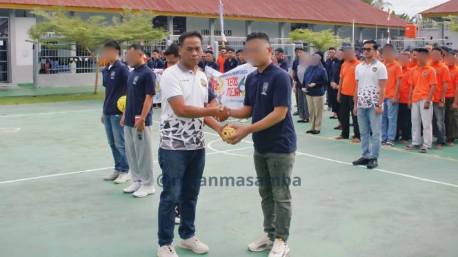 					Pembukaan Porseni Antar Warga Binaan Rutan Masamba. [Foto: Ist]