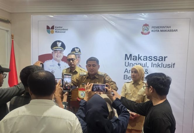 					Wali Kota Munafri Arifuddin didampingi Wakil Wali Kota Aliyah Mustika Ilham dan Sekretaris Daerah Kota Makassar (dok)