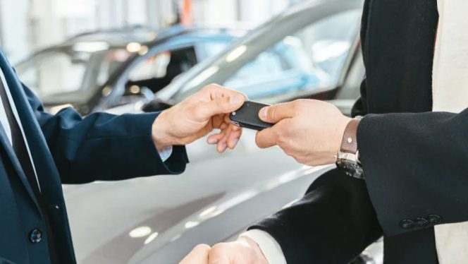 					Ilustrasi Penipuan Jual Beli Mobil Bekas dengan Modus Segitiga. [Foto: Pexels.com]