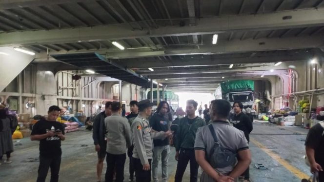 					Seorang Pria Misterius Hilang Tanpa Jejak Usai Titip Tas Berisi Diduga Sabu ke Buruh Pelabuhan Nusantara Parepare. [Foto: Ist]