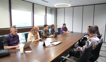 Wali Kota Munafri didampingi jajarannya saat konsultasikan percepatan pembangunan PSEL Antang ke Pemerintah Pusat (dok.)