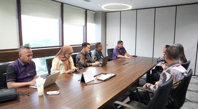 Wali Kota Munafri didampingi jajarannya saat konsultasikan percepatan pembangunan PSEL Antang ke Pemerintah Pusat (dok.)