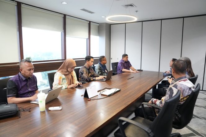 					Wali Kota Munafri didampingi jajarannya saat konsultasikan percepatan pembangunan PSEL Antang ke Pemerintah Pusat (dok.)