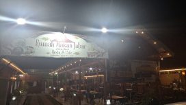 RM Jabar Jl. Sungai Tangka, Kelurahan Balangnipa, Kecamatan Sinjai Utara, Kabupaten Sinjai. [Foto: Berita.News/ Thatang]