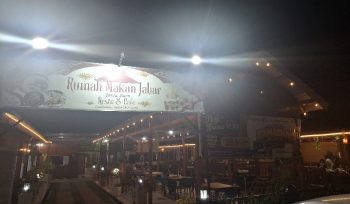 RM Jabar Jl. Sungai Tangka, Kelurahan Balangnipa, Kecamatan Sinjai Utara, Kabupaten Sinjai. [Foto: Berita.News/ Thatang]