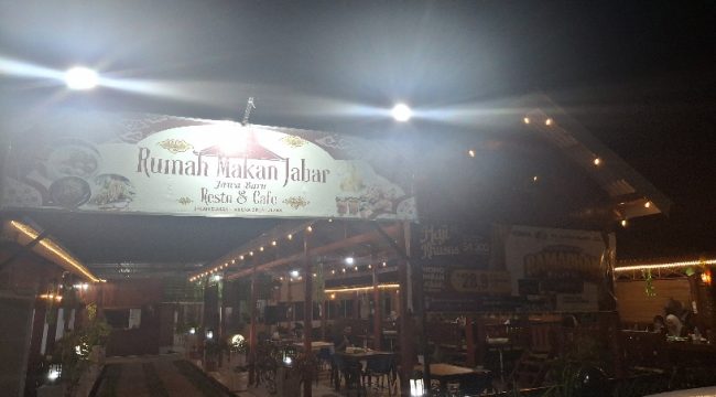 RM Jabar Jl. Sungai Tangka, Kelurahan Balangnipa, Kecamatan Sinjai Utara, Kabupaten Sinjai. [Foto: Berita.News/ Thatang]