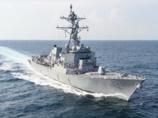 Kapal perusak berpeluru kendali kelas Arleigh Burke USS Frank E Peterson yang dihalau Iran di Selat Hormuz pada Sabtu (11/4/2026). - (Dok US Navy)