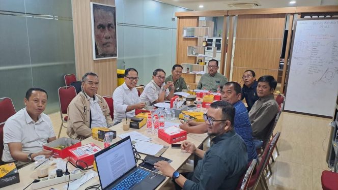 					SC Mubes IKA Unhas menggelar rapat perdana di Sekretariat IKA Unhas di lantai III AAS Building, Selasa (14/4/2026) malam.