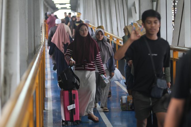 					Pelindo 4 Makassar Layani 758.000 Penumpang di  H+10 Lebaran 2026, Naik 10,41% YoY