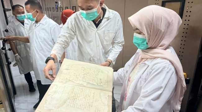 Kepala UPT Jasa Layanan Kearsipan Nana Mustaana (dok.)