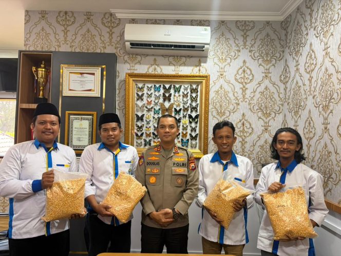 					Kapolres Maros bersama IKA PMII Maros. Foto: Ist