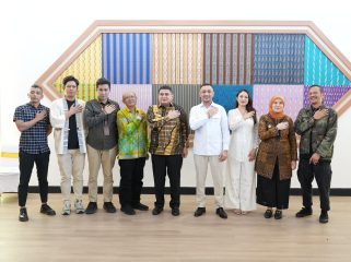 Wali Kota Makassar, Munafri Arifuddin bersama Wamenbud Giring Ganesha ditemani Wakil Wali Kota Makassar Aliyah Mustika. Foto: Ist