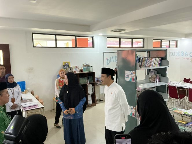 					Mensos RI Saifullah Yusuf saat meninjau fasilitas gedung sementara Sekolah Rakyat MA Makassar (dok)