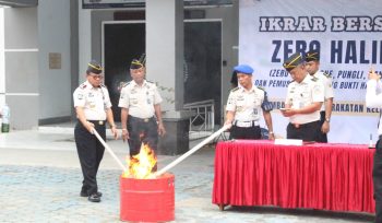 Lapas Palopo musnahkan barang sitaan. Ist