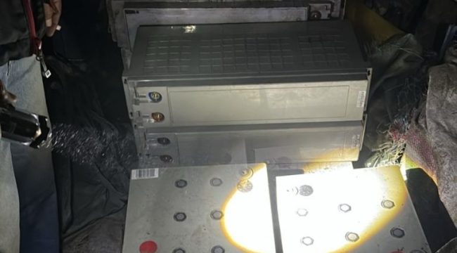 Barang bukti baterai tower diamankan polisi.  Ist