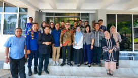 Sekda Sulsel Jufri Rahman saat sambangi UPT Jasa Layanan Kearsipan Dinas Perpustakaan dan Kearsipan Provinsi (dok.)