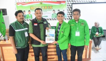 Tiga nama yang terpilih sebagai formatur yakni Zulkifli H. Zulfikar dari unsur DPC, serta H. Sukardi Lacang dan Rizaldy Bahtiar dari unsur PAC. [Foto: Istimewa]