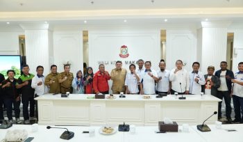 Munafri saat menerima audiensi Asosiasi Pengusaha Indonesia (Apindo) serta sejumlah serikat pekerja/buruh Kota Makassar di Balai Kota Makassar, Selasa (28/4/2026). Ist