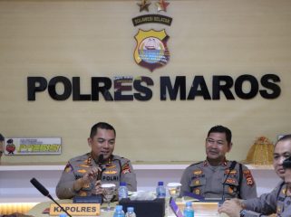 Kapolres Maros AKBP Douglas Mahendrajaya berikan arahan terkait may day. Ist
