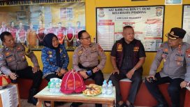 Kepala Satuan Pembinaan Masyarakat (Kasat Binmas) Polrestabes Makassar, AKBP Darwis saat berkunjung di Satkamling RW 01 Kompleks CV Dewi Makassar (dok.)