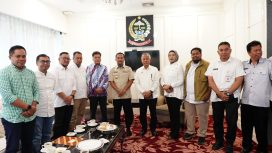 Gubernur Sulsel, Andi Sudirman Sulaiman menerima panitia Mubes IKA Unhas di kantor Gubernur Sulsel, Rabu (29/4/2026)