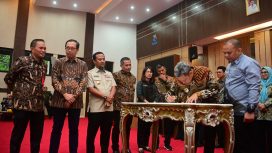 Penandatanganan Komitmen Pengamanan aset pemerintah di Sulawesi Selatan bersama Kementerian ATR BPN dan KPK (dok.)