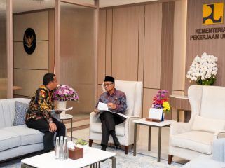 Gubernur Sulsel Andi Sudirman Sulaiman saat menemui Menteri PU RI Dody Hanggodo di Jakarta, beberapa waktu lalu (dok.)